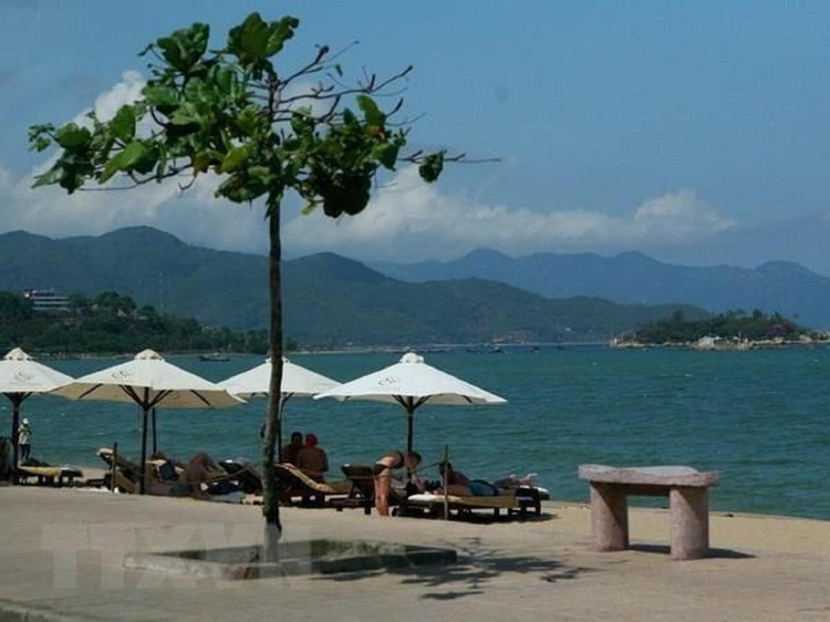 Lucky Sun Hotel Nha Trang Beach Exterior photo